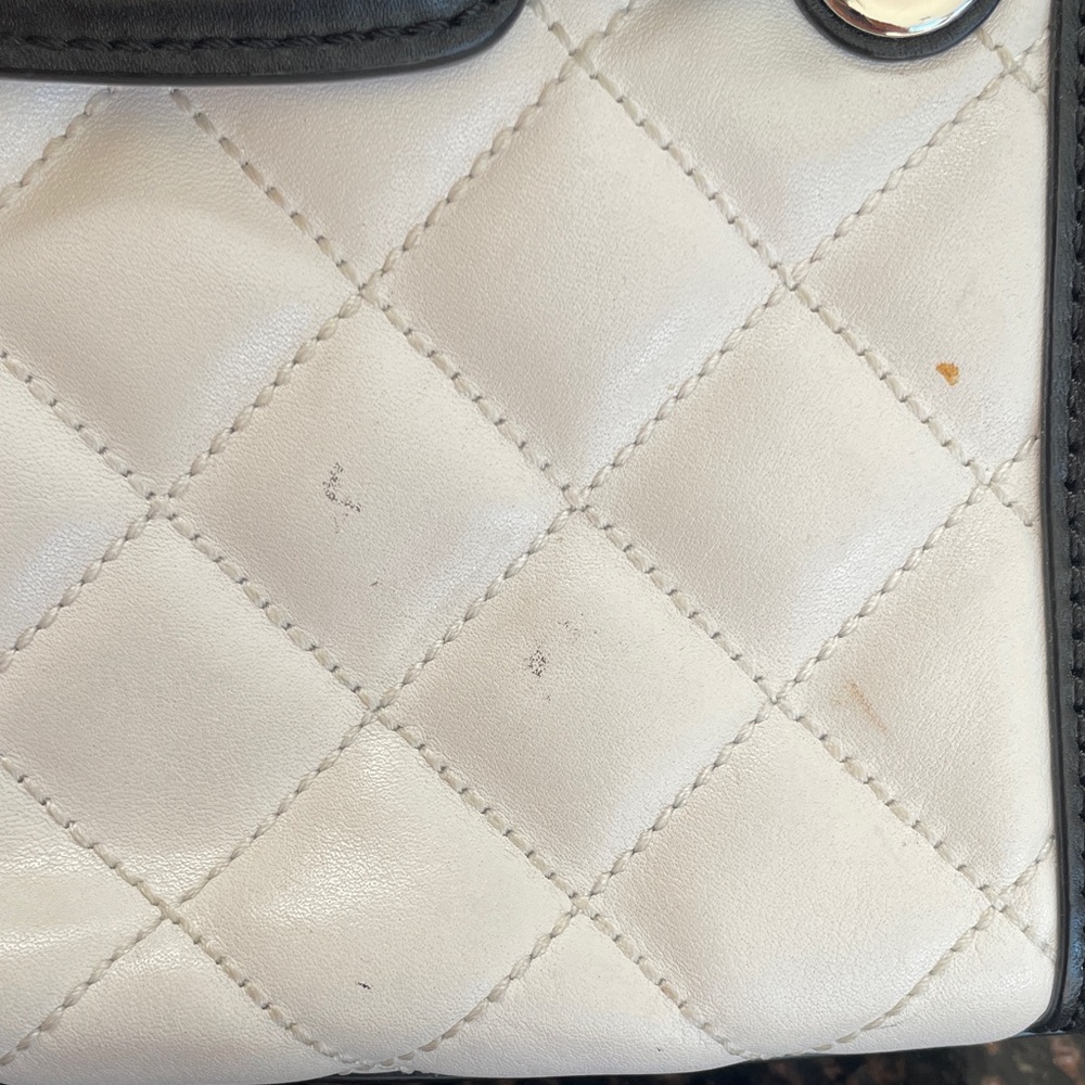 Michael Kors Hamilton Black and White Quilted Women's Crossbody Bag - Picture 7 of 16